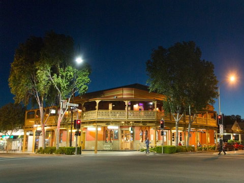Union Club Hotel Bistro And Steakhouse - Kawana Tourism 0