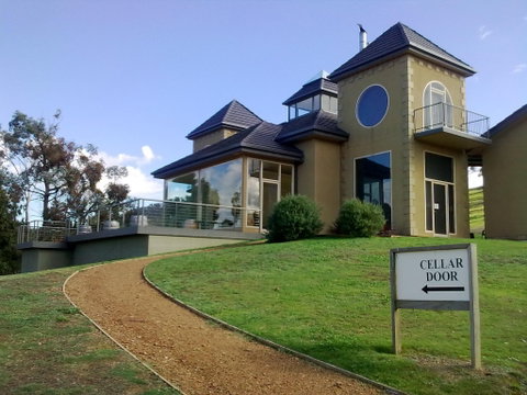 Sutherland Estate - Kawana Tourism 0