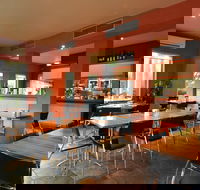 Waves Cafe Bar and Restaurant - Kawana Tourism