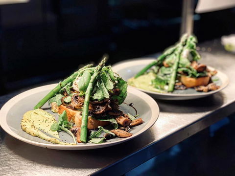 Fresh Point Co. Cafe - Kawana Tourism 0