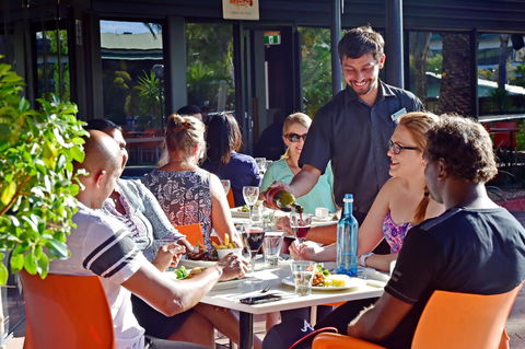 Barra On Todd Restaurant And Bar - Kawana Tourism 2