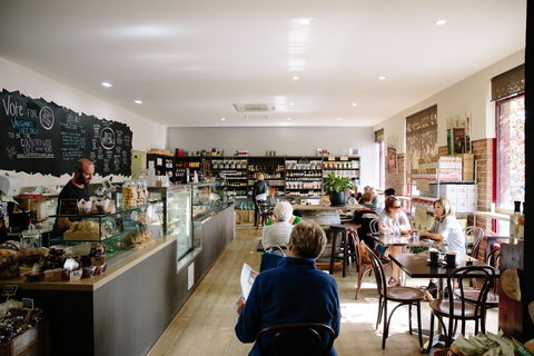 Vaughans Café & Deli - Kawana Tourism 0