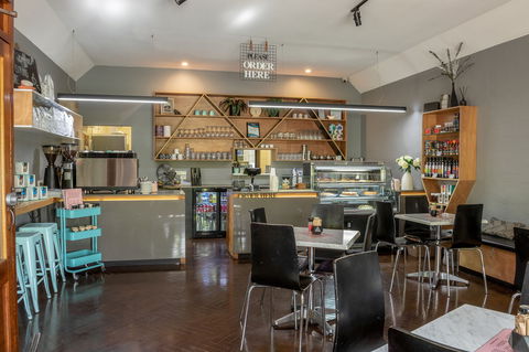 Breakout Brasserie Cafe - Kawana Tourism 1