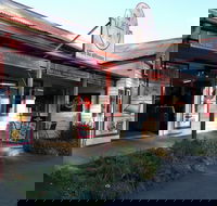 Mogo Fudge and Ice Cream /  Courtyard Cafe / Lots of Lollies Mogo - Kawana Tourism