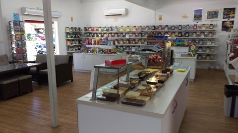 Mogo Fudge And Ice Cream /  Courtyard Cafe / Lots Of Lollies Mogo - Kawana Tourism 2