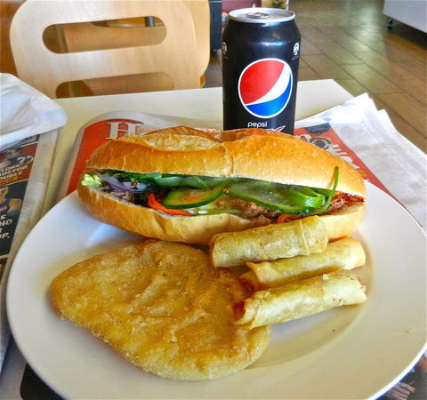 VN Wrap 'n' Roll - Sunshine North - Kawana Tourism 0