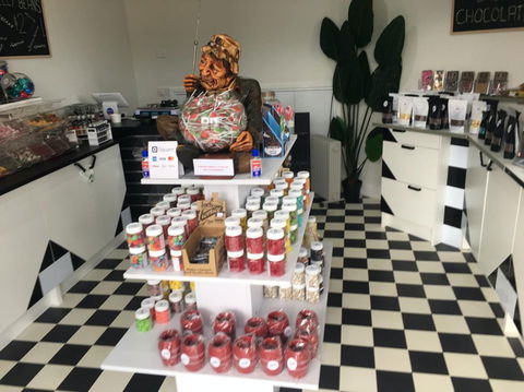 Port Campbell Lolly Shop - Kawana Tourism 0