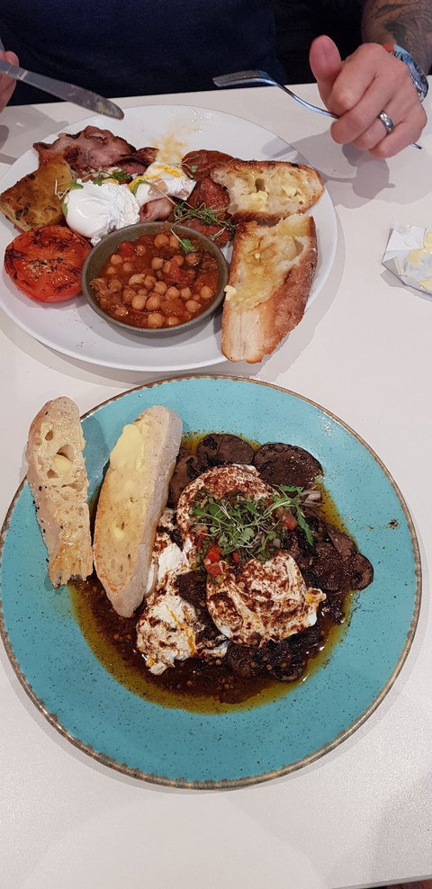 Cafe Moka - Kawana Tourism 3
