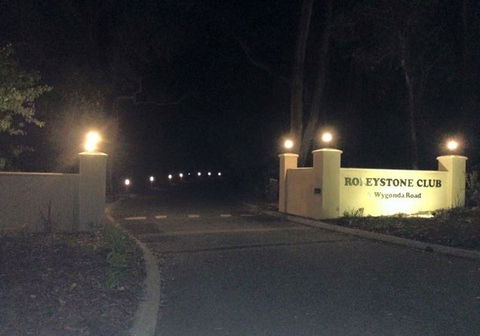 Windows On Wygonda At The Roleystone Club - Kawana Tourism 34