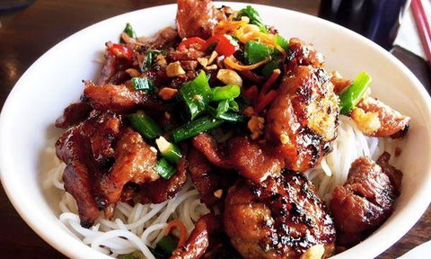 Viet Kitchen - Kawana Tourism 4