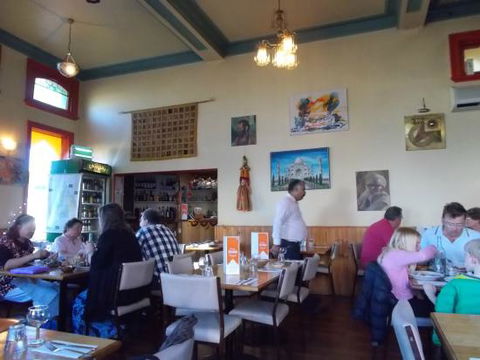 Taj Palace Indian Restaurant - Kawana Tourism 0