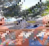 Beach House Hotel - Kawana Tourism