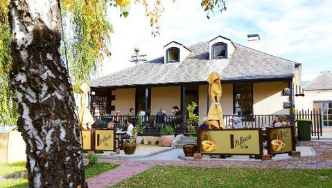 The Duchess Cafe - Kawana Tourism 0
