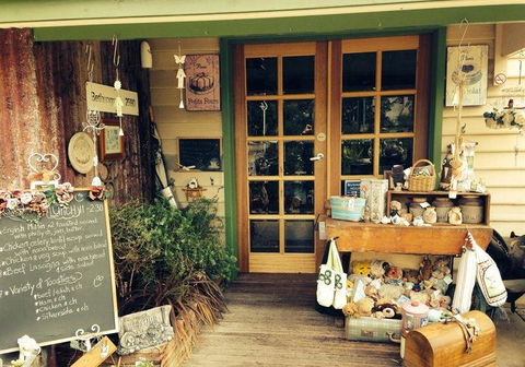 Bethungra Olde School T-House - Kawana Tourism 9