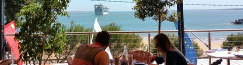Sams Pizzeria On The Waterfront - Kawana Tourism 11