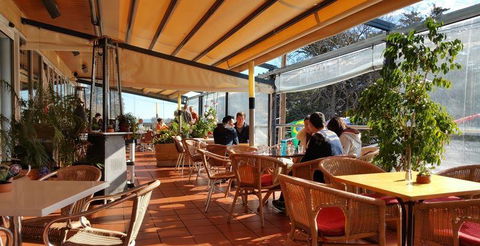 Sams Pizzeria On The Waterfront - Kawana Tourism 19