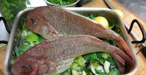 Sams Pizzeria On The Waterfront - Kawana Tourism 21