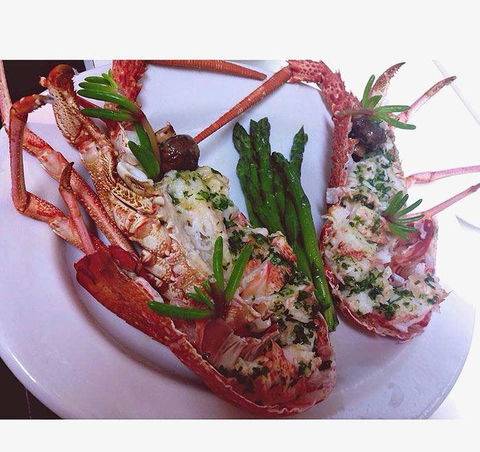 Sams Pizzeria On The Waterfront - Kawana Tourism 30