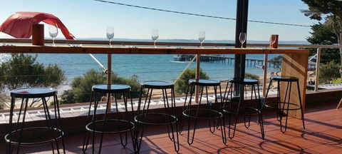 Sams Pizzeria On The Waterfront - Kawana Tourism 3