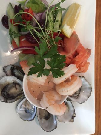 Santa Fe Cafe Bar & Restaurant - Kawana Tourism 0