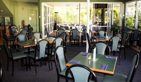 KBR’s Licensed Restaurant - Kawana Tourism 3