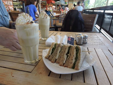 Kuranda Trading Post Restaurant - Kawana Tourism 0