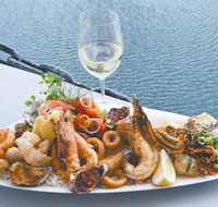 Omeros Bros Seafood Restaurant - Kawana Tourism