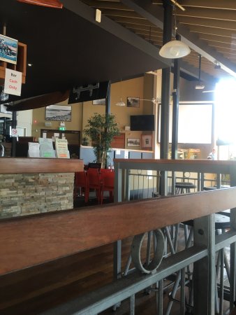 Crescent Head Tavern - Kawana Tourism 5