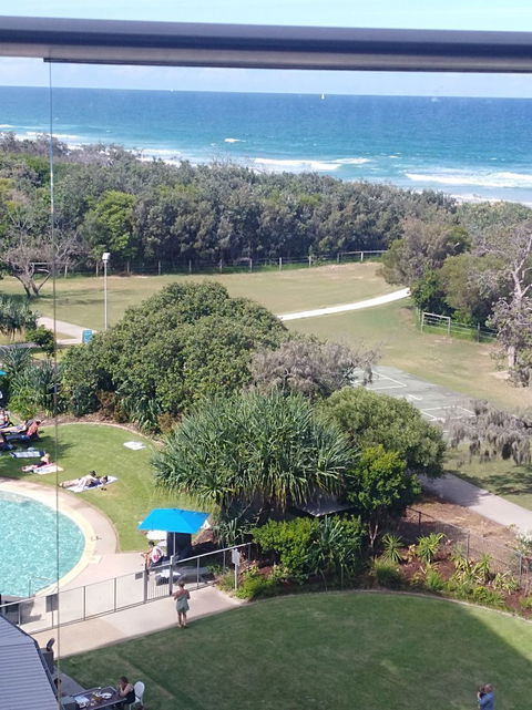 SurfAir Beach Hotel - Kawana Tourism 7