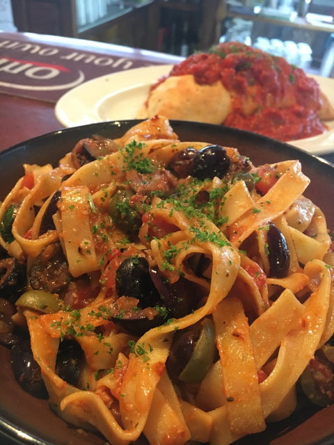Eat-a-Pizza - Kawana Tourism 1