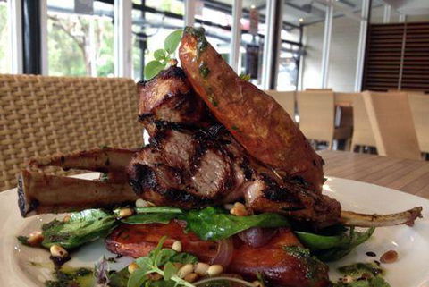 Empire Bay Tavern - Kawana Tourism 2