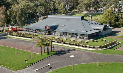 Empire Bay Tavern - Kawana Tourism 5