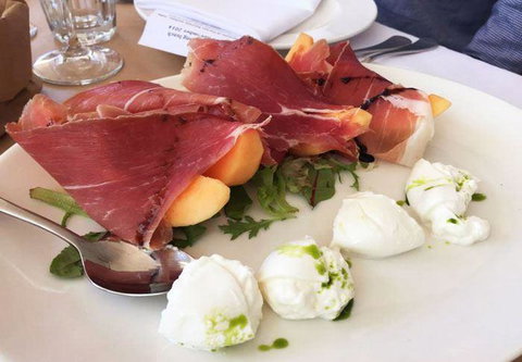 Noosa Waterfront Restaurant - Kawana Tourism 16
