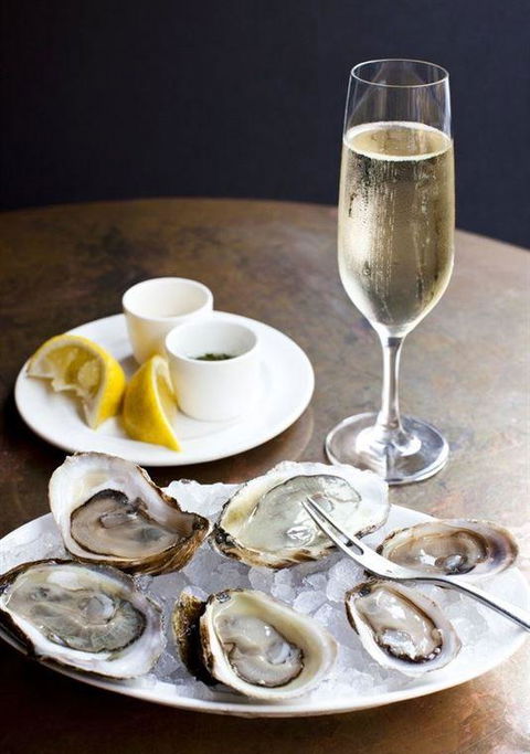 RST Seafood Restaurant - Kawana Tourism 3