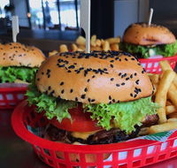 Grunske's by the River - Kawana Tourism