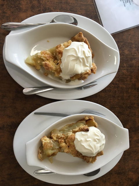 J J's Coffee Lounge - Kawana Tourism 4