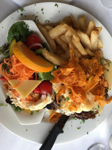 Maloneys Restaurant - Kawana Tourism 9