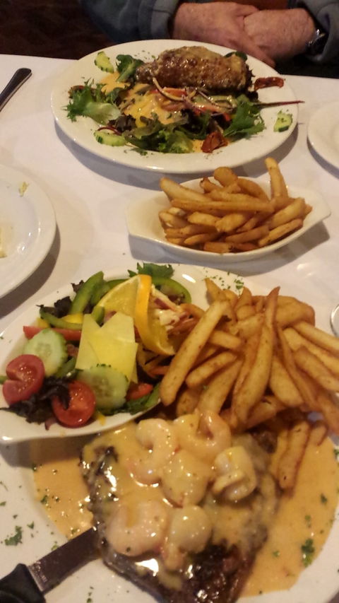 Maloneys Restaurant - Kawana Tourism 1