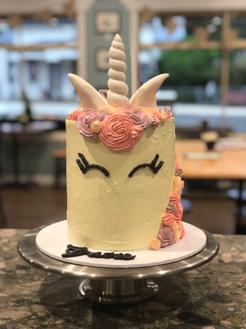 Moon Lily Kitchen And Cakes - Kawana Tourism 3