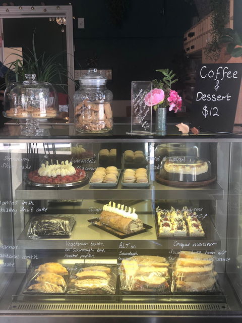 The Green Door Cafe-Restaurant-Apothecary - Kawana Tourism 12