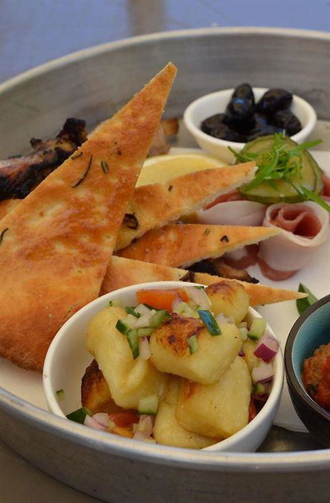 FOS Kitchen & Bar - Kawana Tourism 4