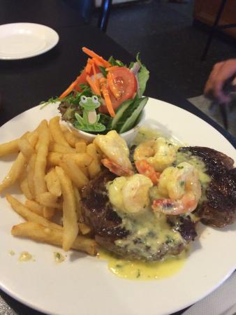 Aldinga Pub - Kawana Tourism 0