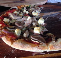 Frogs  Roses - Kawana Tourism