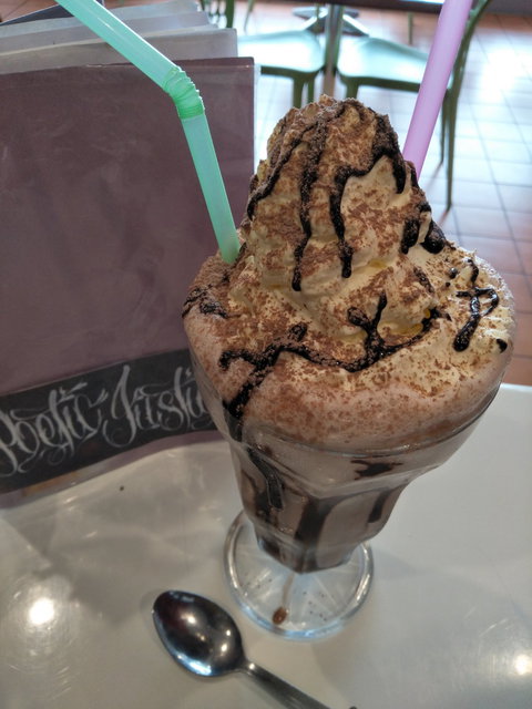 Poetic Justice Cafe Gallery - Kawana Tourism 3