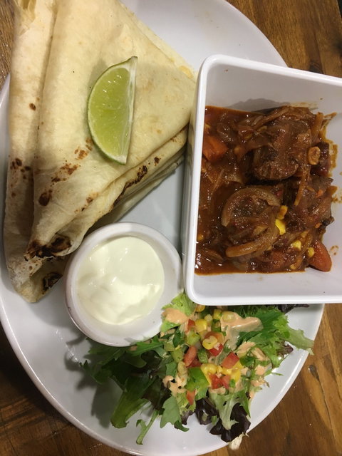 EL AGUILA MEXICAN RESTAURANT & BAR - Kawana Tourism 3