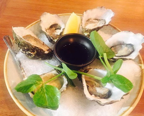 Hurricane's Grill And Bar - Kawana Tourism 0