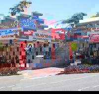 Red Dolphin Seafoods - Kawana Tourism