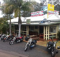 Apple Tree Creek Hotel - Kawana Tourism