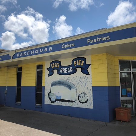 Crusty's Bakery - Kawana Tourism 0