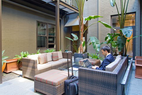 The Vulcan Hotel - Kawana Tourism 3